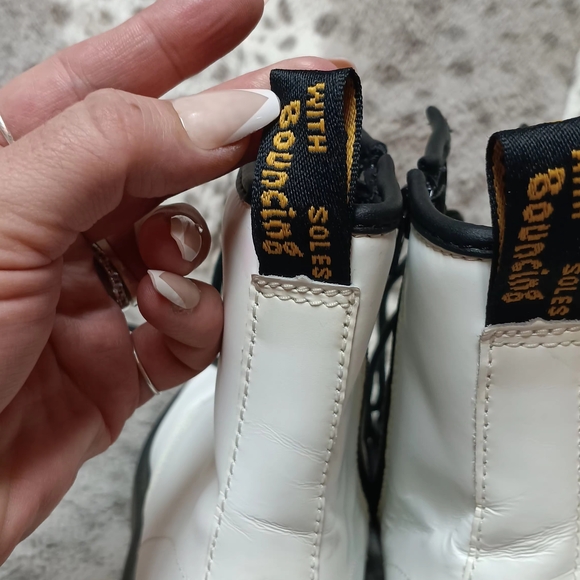 Classic White Lace-Up Boots - Picture 4 of 10